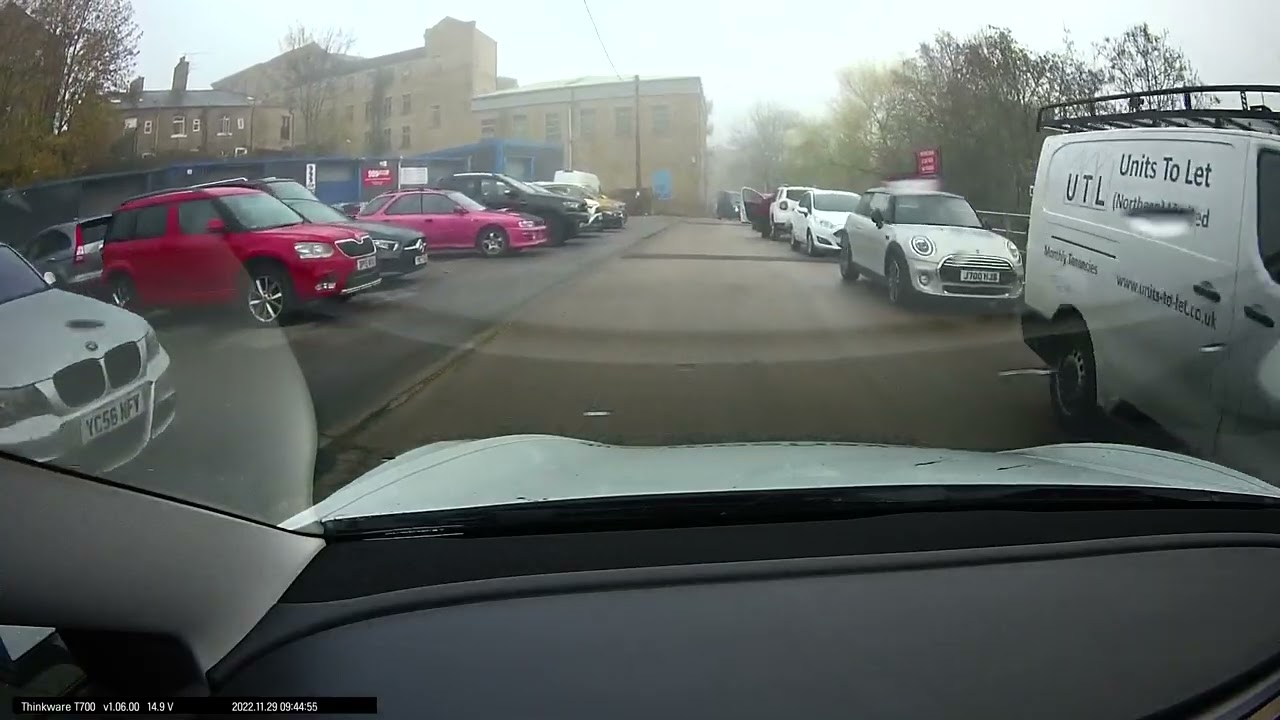 Thinkware T700 Dashcam With 4G - 1